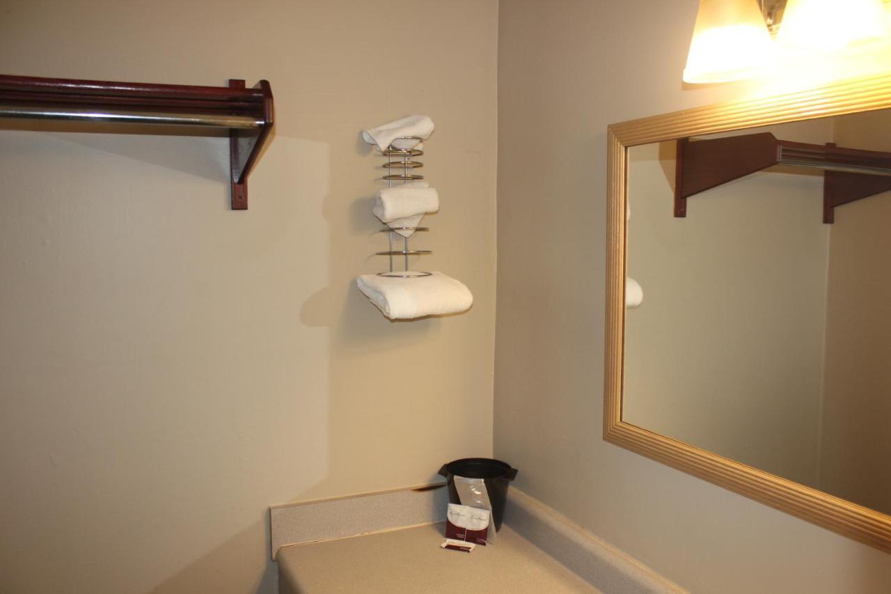 Red Carpet Inn - Louisville Ngoại thất bức ảnh