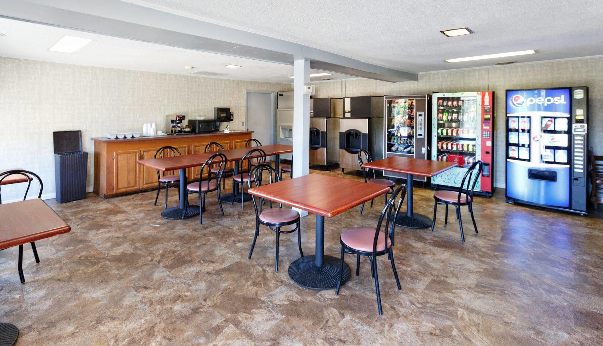 Red Carpet Inn - Louisville Ngoại thất bức ảnh